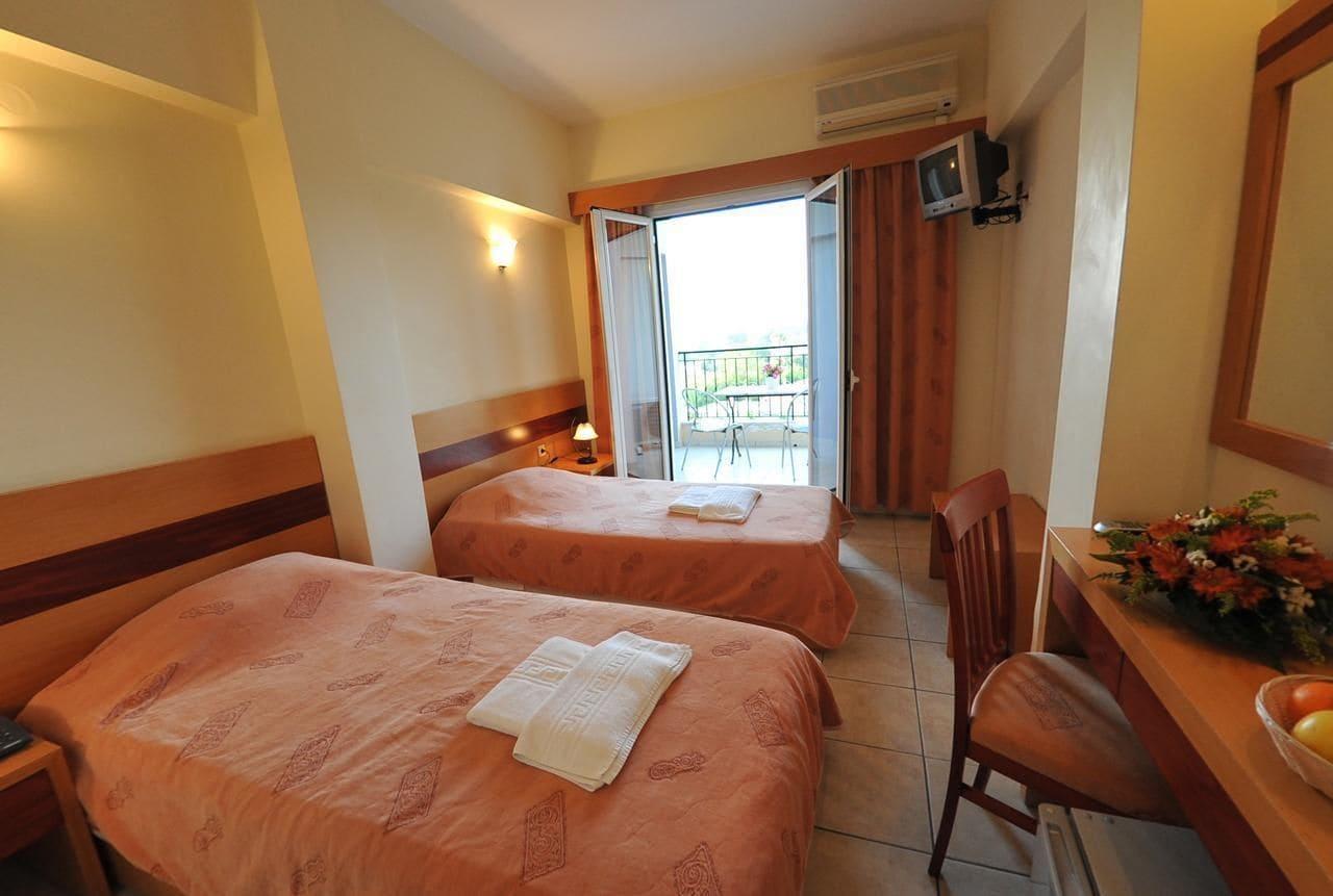 מלון Corfu Hellinis 3*