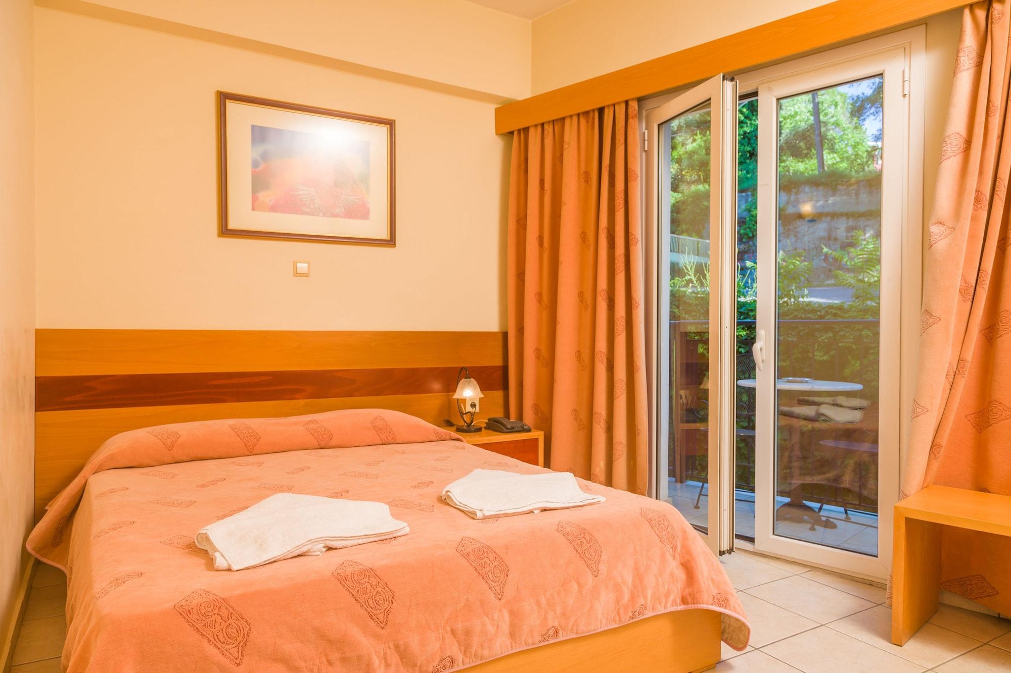 Corfu Hellinis מלון 3*
