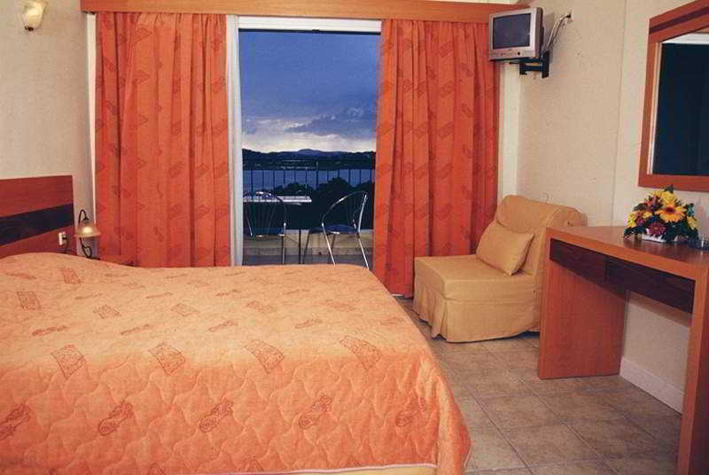 Отель Corfu Hellinis 3*